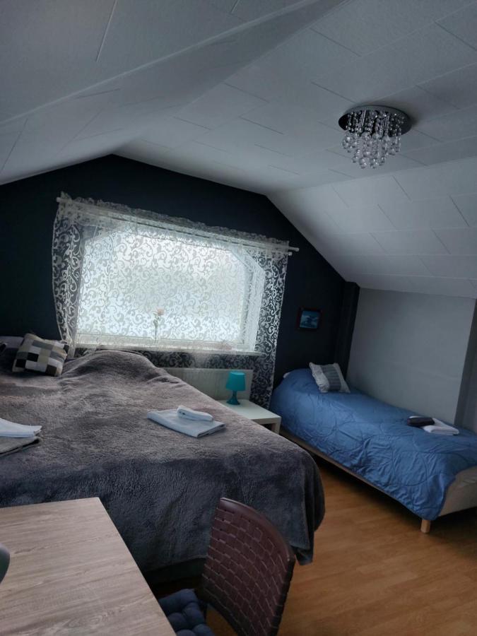 Twin Room With Shared Bathroom Njarthvik Exterior foto